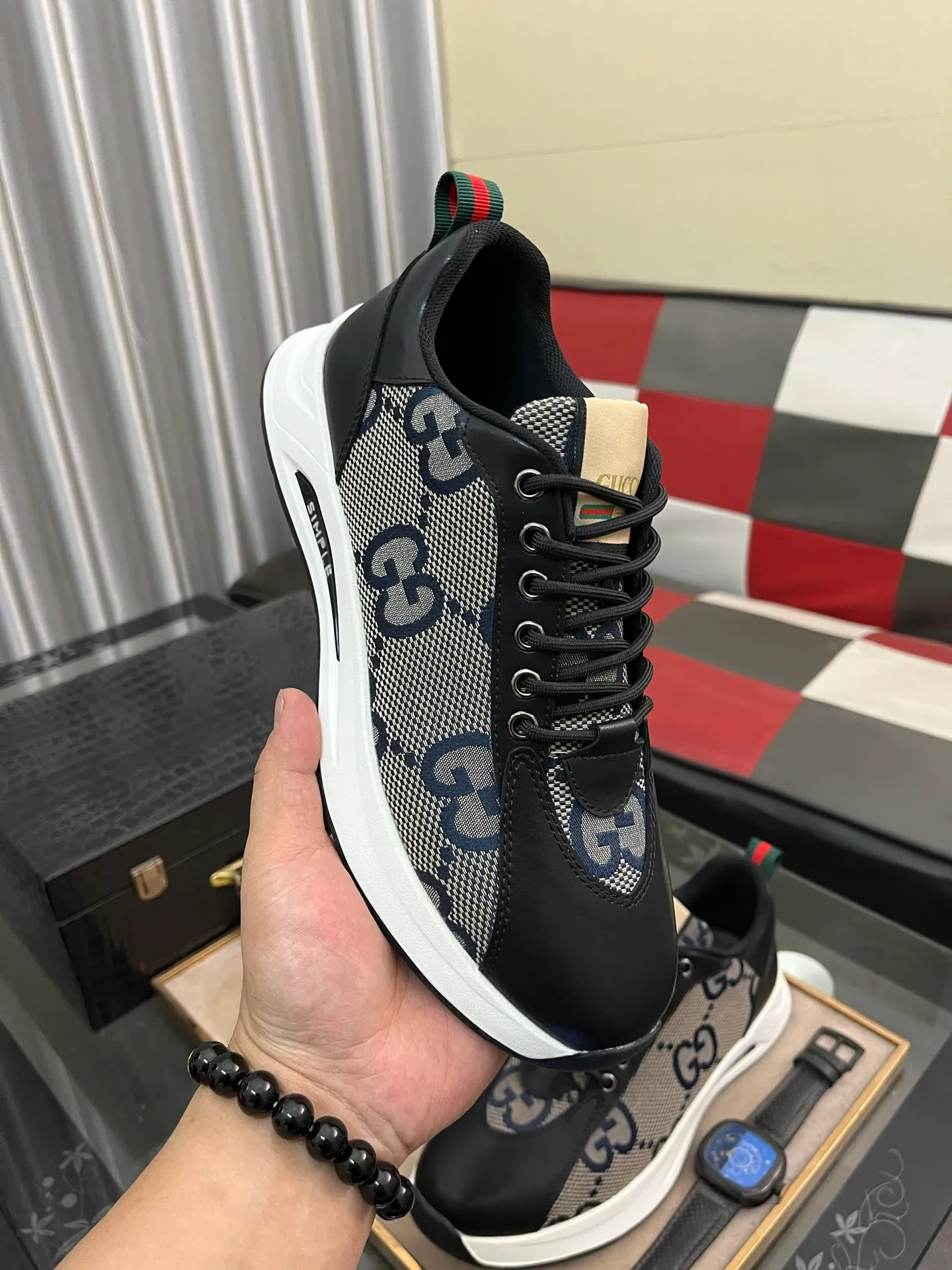 Men's shoes💰420⌚️⌚️[GUCCI] Gucci men's casual shoes are absolutely popular🔥The ultimate matching item for trendy men! The charm of super texture is irresistible, the main recommendation, the flower leather color is bright! The upper is made of high-quality cowhide with branded fabrics, pigskin lining for the feet, and wear-resistant rubber sole, which is noble and elegant! Extremely comfortable🎁🎁You can be as handsome as you want💪 38-442️⃣colors available